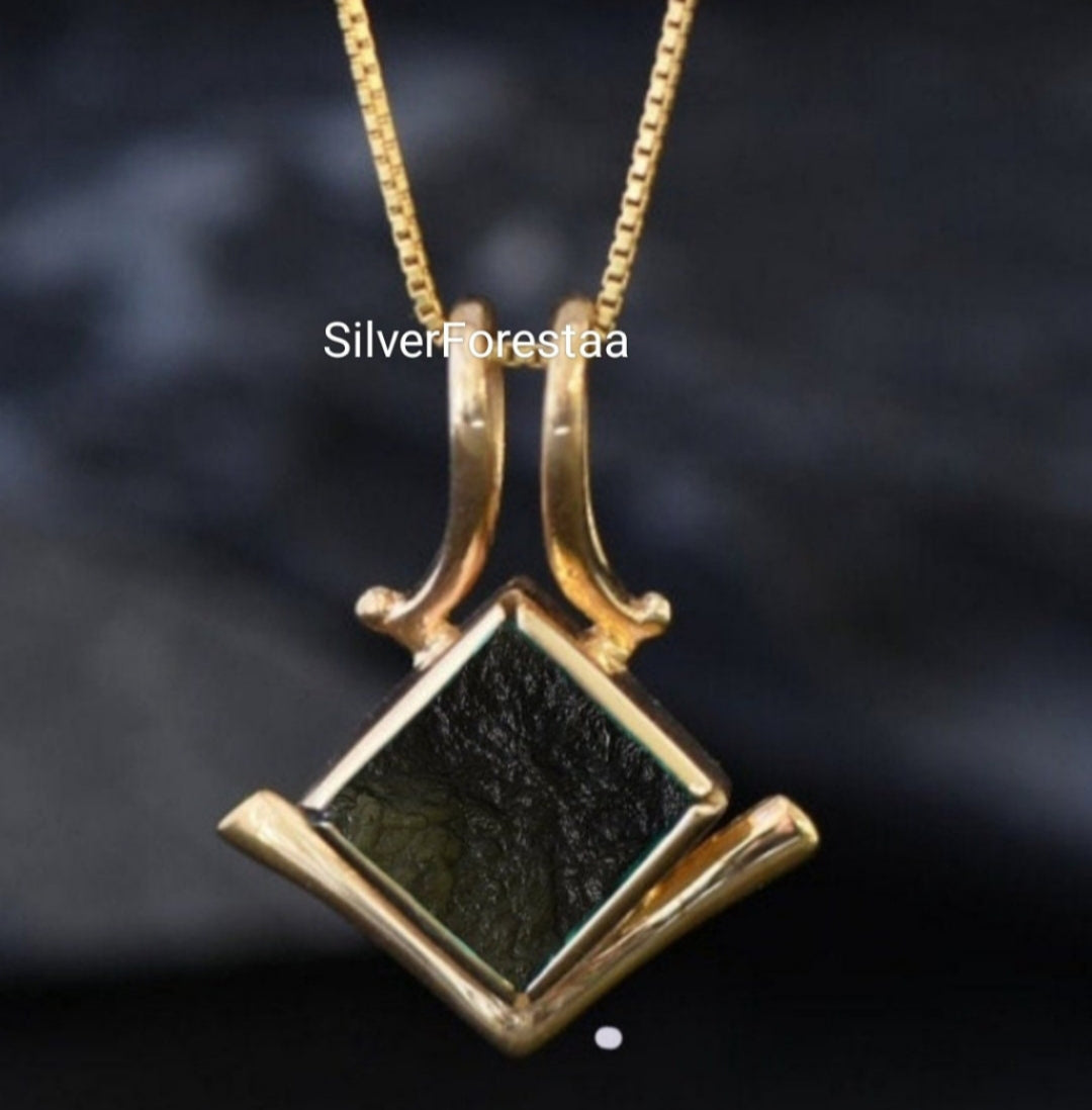 Raw Moldavite Silver Ring – A Touch of Nature's Magic