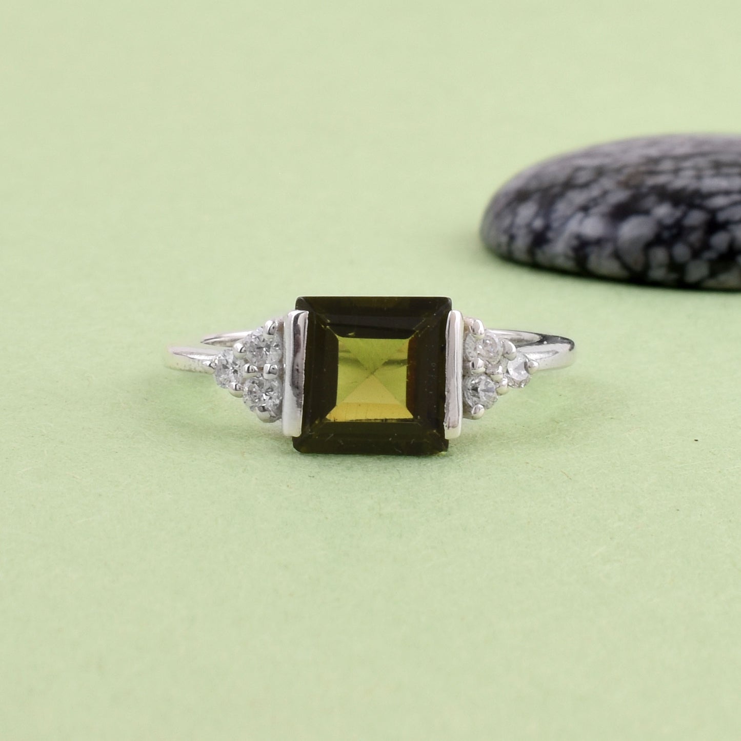 Cut Moldavite Gemstone Ring in 925 Sterling Silver – Elegant & Rare