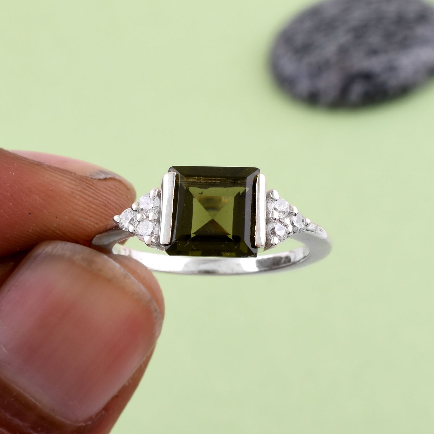 Cut Moldavite Gemstone Ring in 925 Sterling Silver – Elegant & Rare