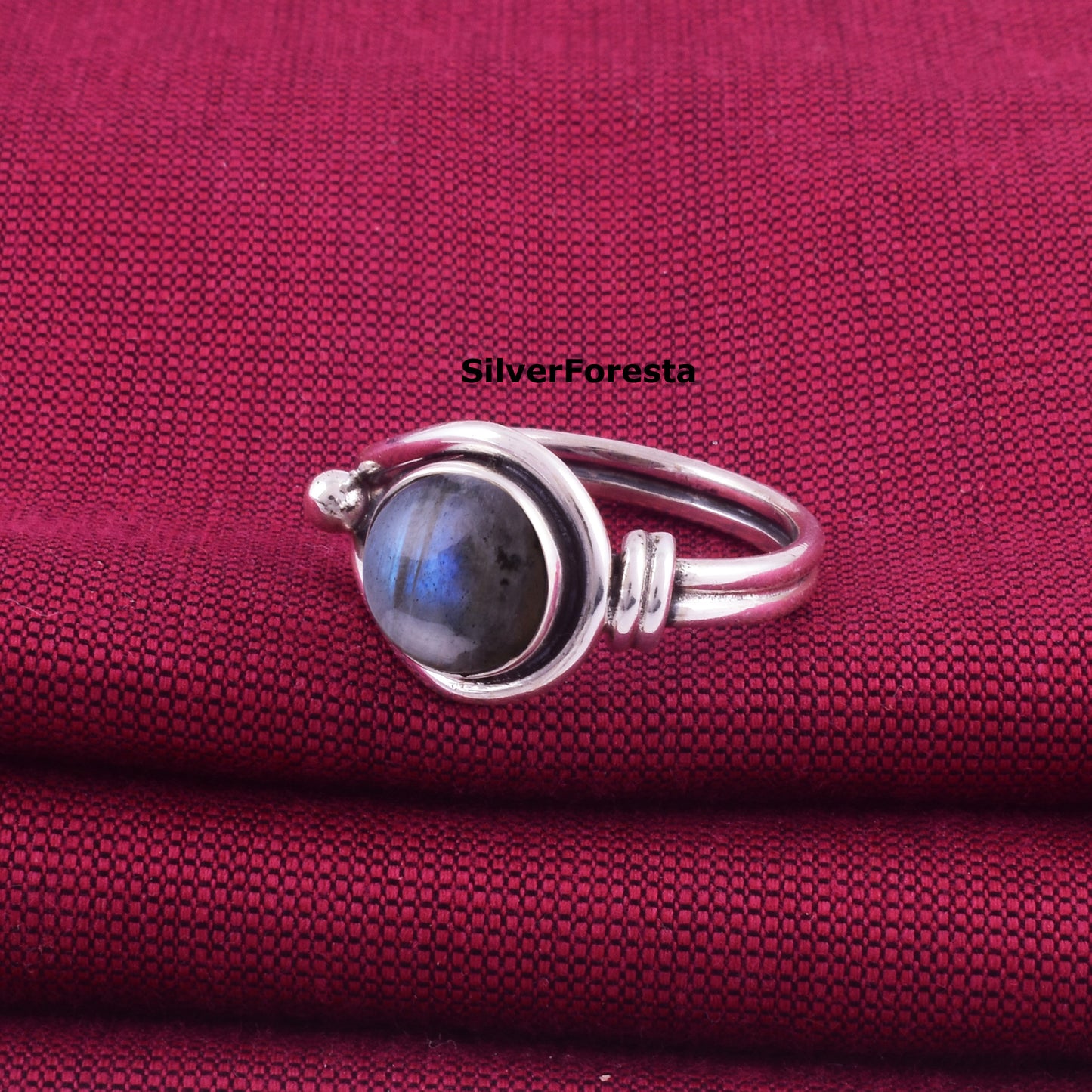 Elegant Labradorite Statement Ring in Pure 925 Silver