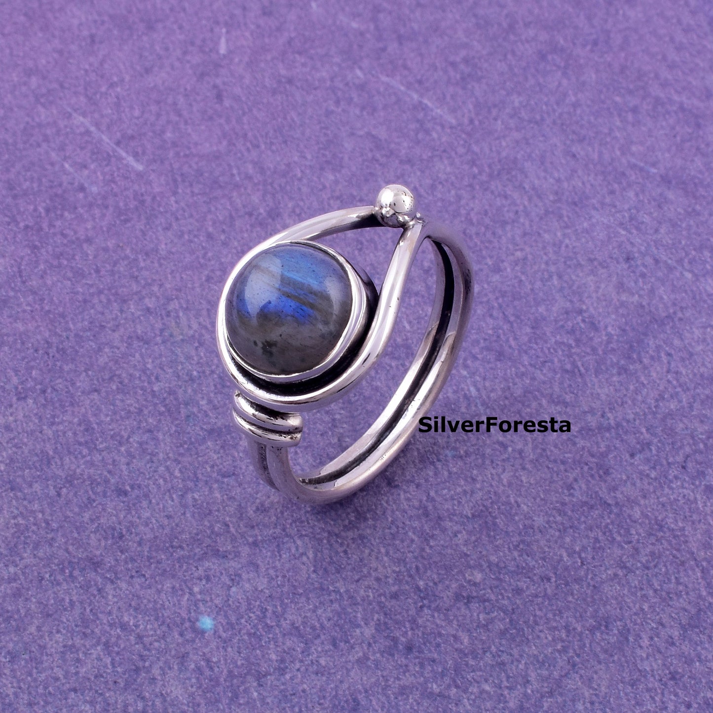 Elegant Labradorite Statement Ring in Pure 925 Silver