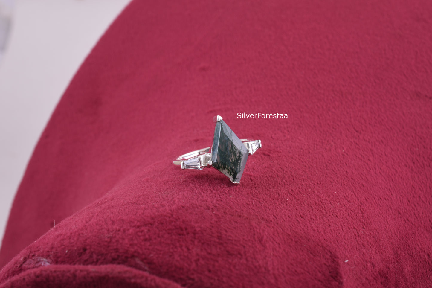 Forest-Inspired Moss Agate Ring – Sterling Silver Beauty