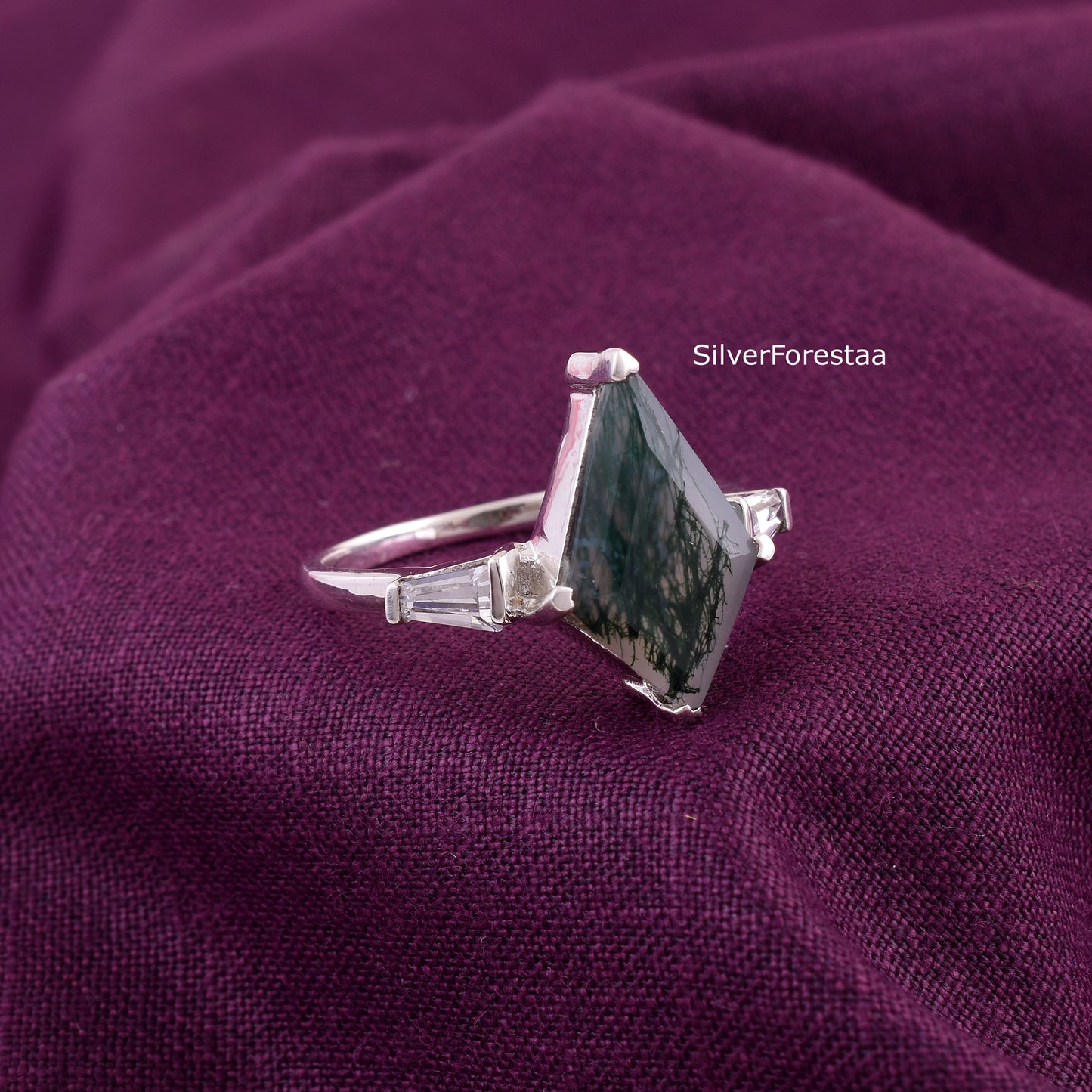 Forest-Inspired Moss Agate Ring – Sterling Silver Beauty