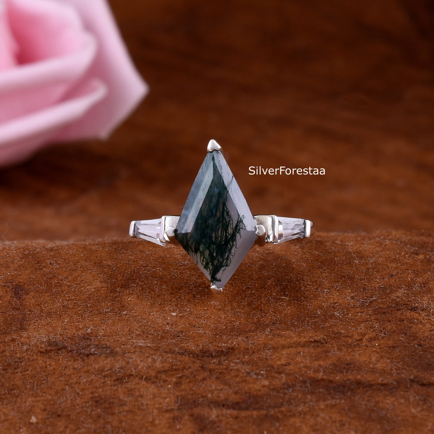 Forest-Inspired Moss Agate Ring – Sterling Silver Beauty