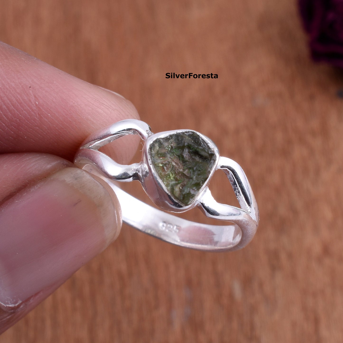 Minimalist Moldavite Ring – Natural Transformation Crystal