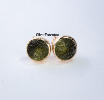 Elegant Moldavite Silver Earring – Unique Gemstone Jewelry