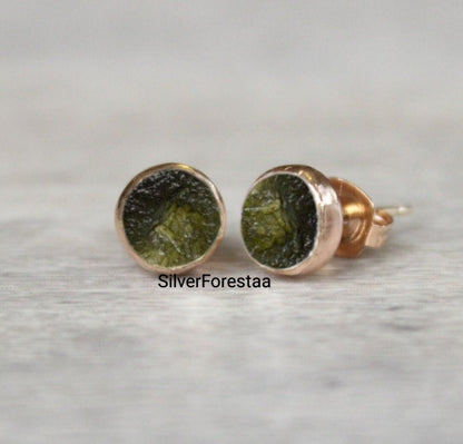 Elegant Moldavite Silver Earring – Unique Gemstone Jewelry