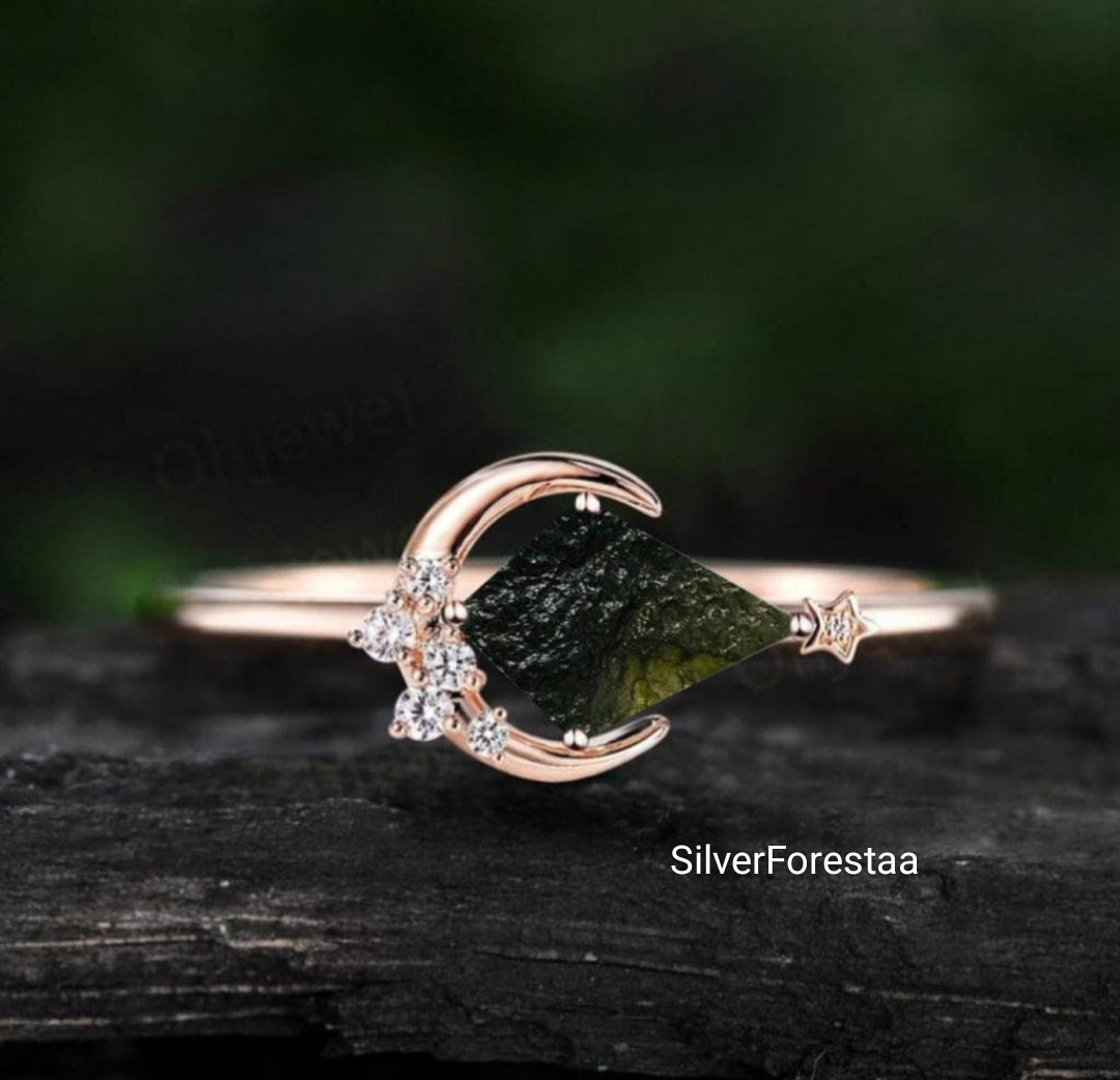 Moldavite Gemstone Silver Ring – Exquisite Green Beauty