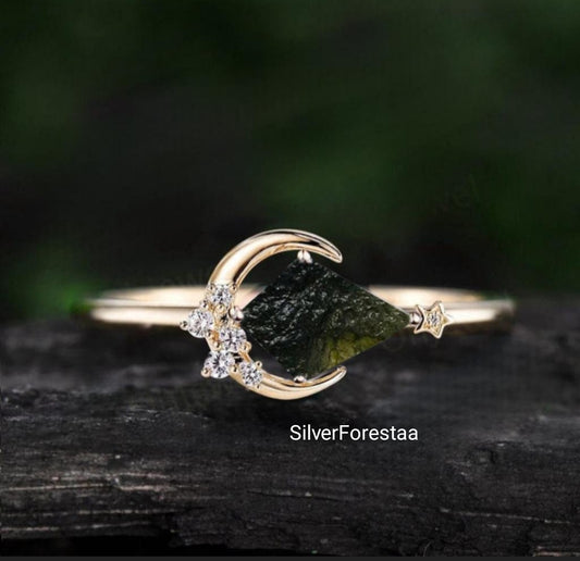 Moldavite Gemstone Silver Ring – Exquisite Green Beauty