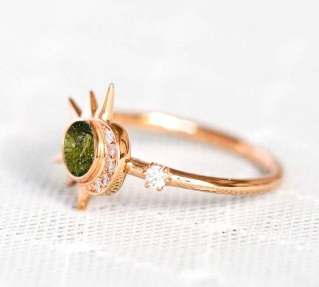 Elegant Moldavite Silver Ring – Unique Gemstone Jewelry