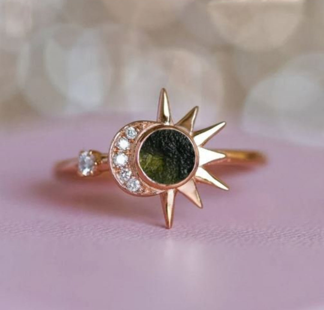 Elegant Moldavite Silver Ring – Unique Gemstone Jewelry