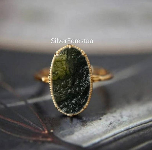 Elegant Moldavite Silver Ring – Unique Gemstone Jewelry