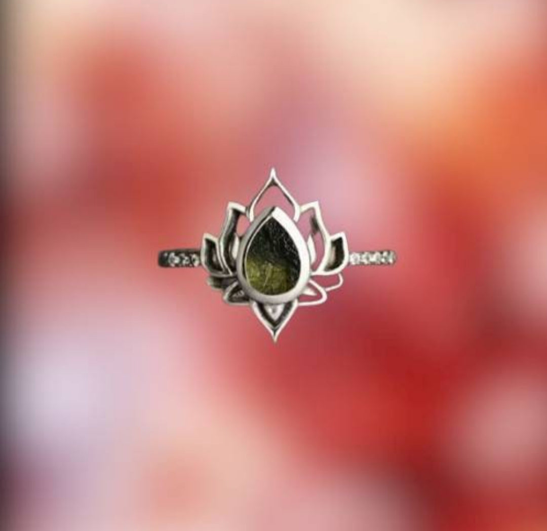 Moldavite Gemstone Silver Ring – Exquisite Green Beauty