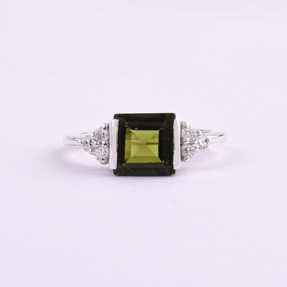 Cut Moldavite Gemstone Ring in 925 Sterling Silver – Elegant & Rare