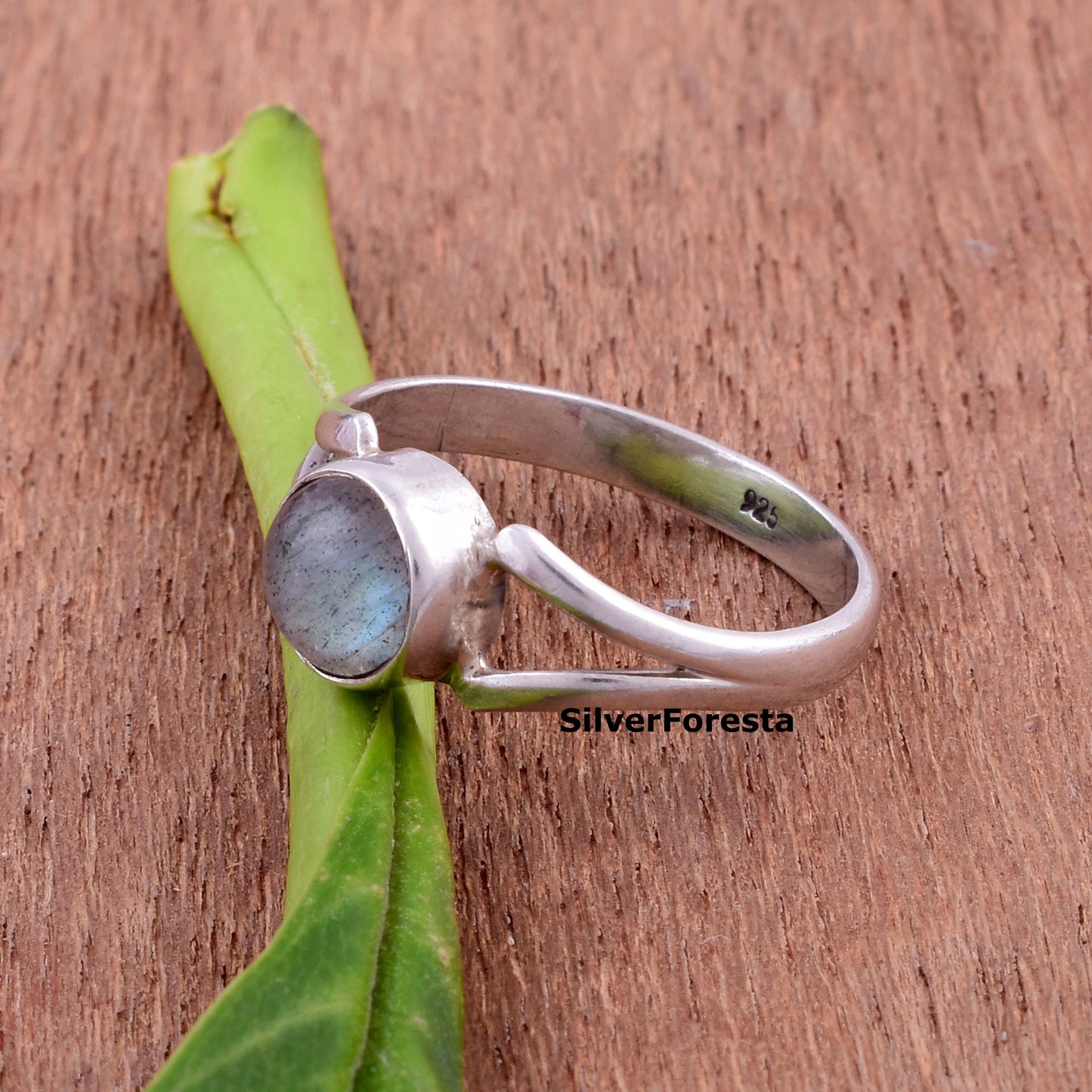 Vintage Labradorite Ring in Solid 925 Sterling Silver