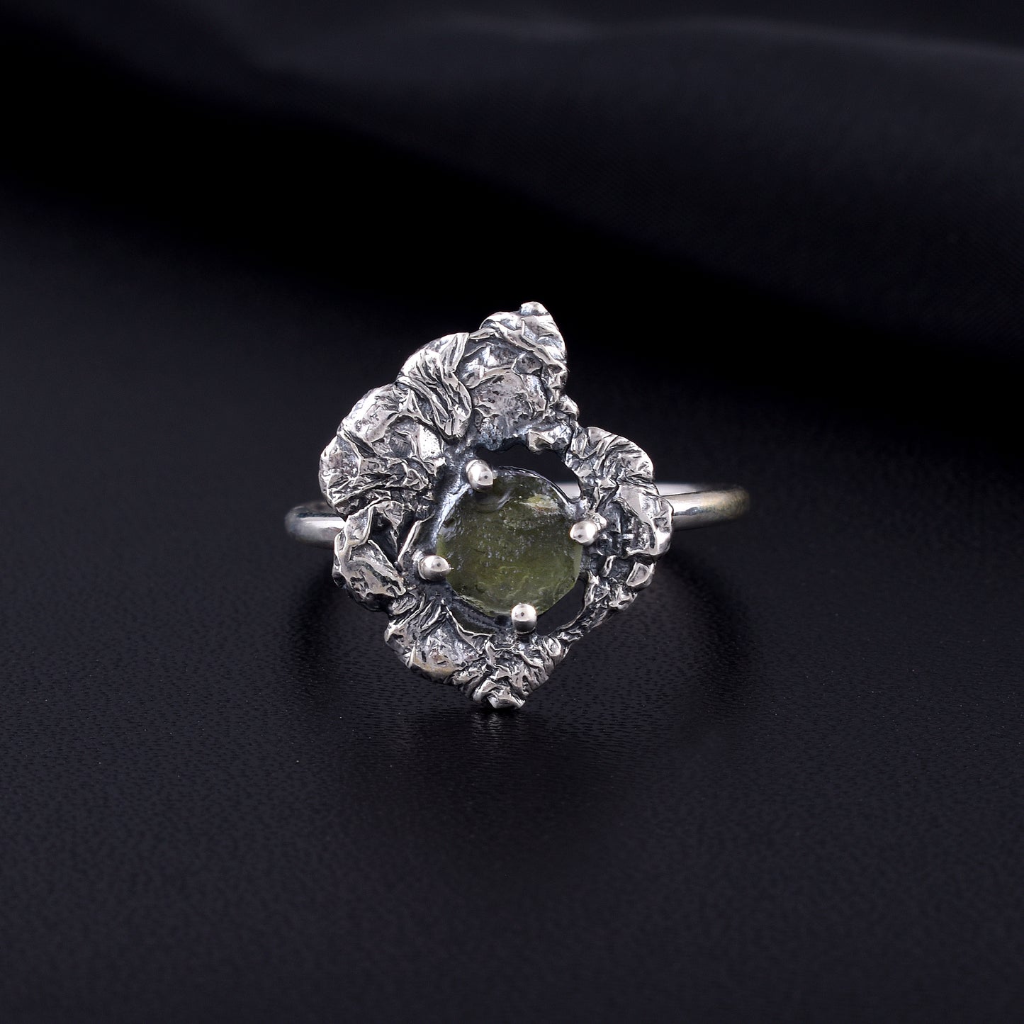 Rare Moldavite Silver Ring – Perfect for Crystal Lovers - SILVERFORESTAA