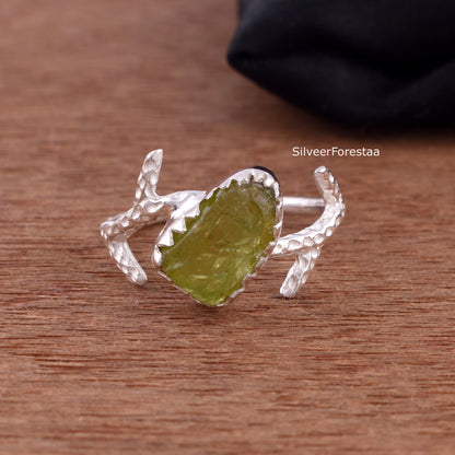 Raw Peridot Branch Ring in 925 Sterling Silver - SilverForestaa
