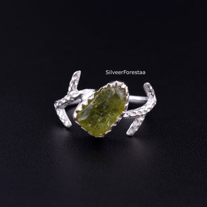 Raw Peridot Branch Ring in 925 Sterling Silver - SilverForestaa
