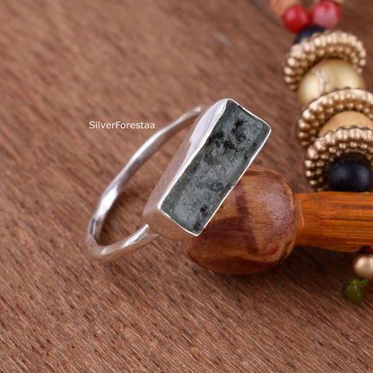 Raw Emerald Chips Ring – Sterling Silver Jewelry