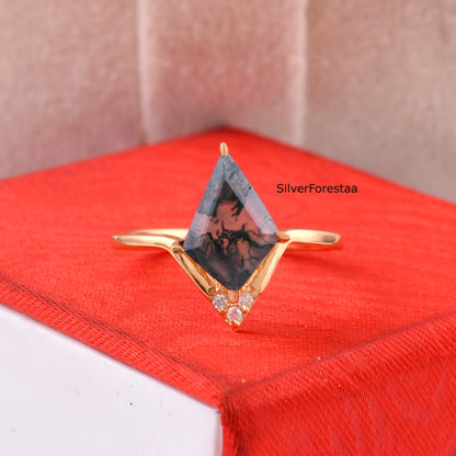 Kite Shape Moss Agate Engagement Ring – 925 Sterling Silver