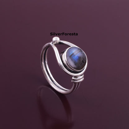 Elegant Labradorite Statement Ring in Pure 925 Silver