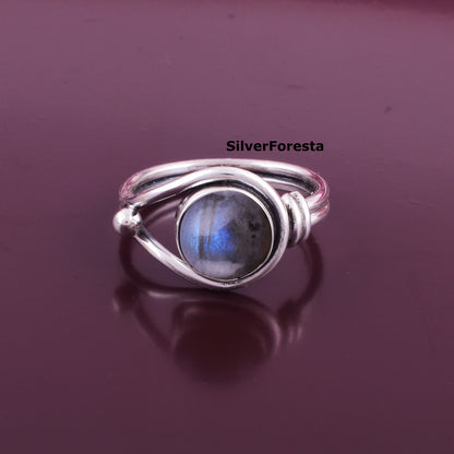 Elegant Labradorite Statement Ring in Pure 925 Silver