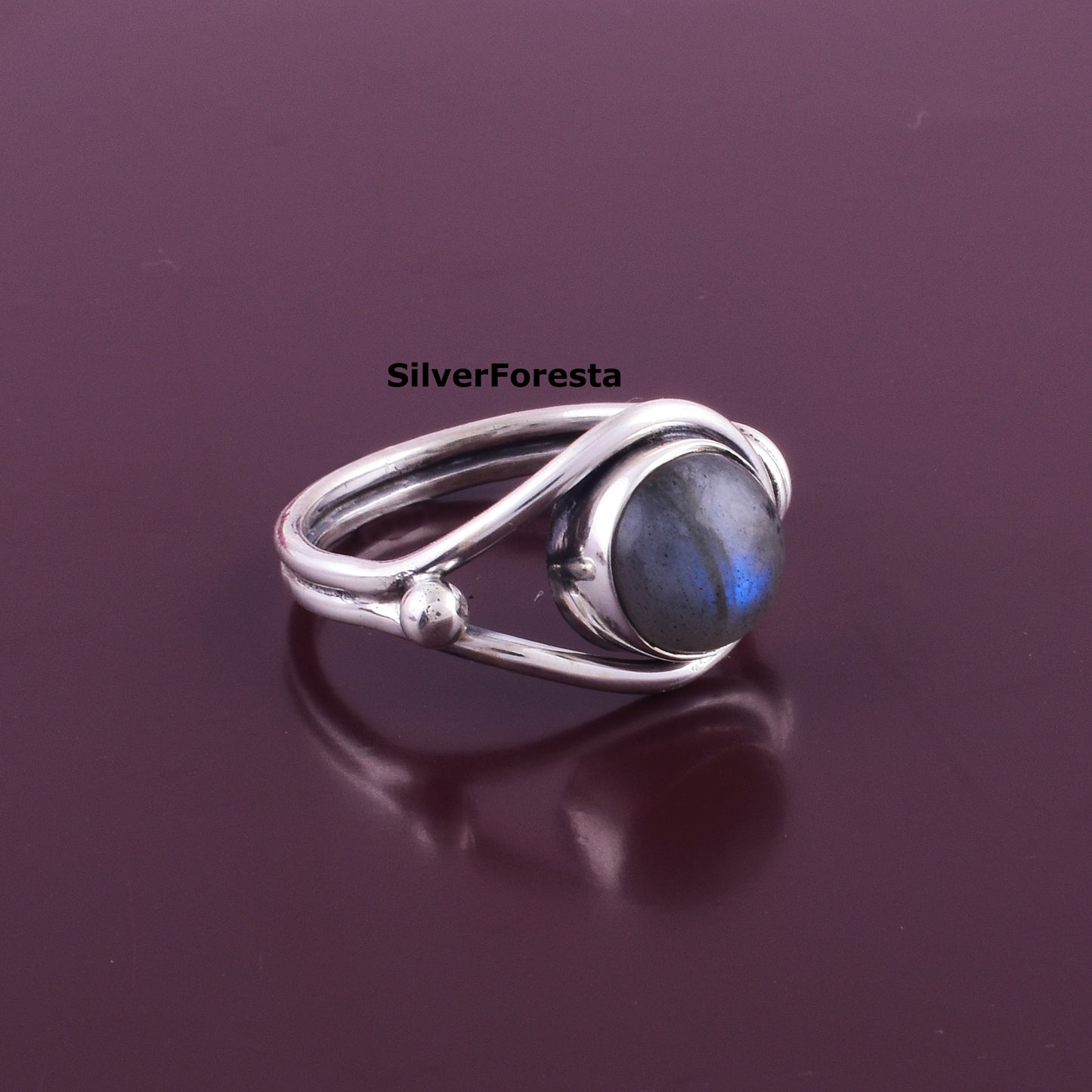 Elegant Labradorite Statement Ring in Pure 925 Silver