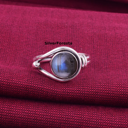 Elegant Labradorite Statement Ring in Pure 925 Silver