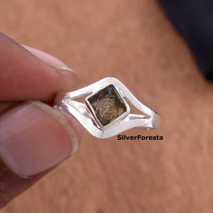 Moldavite Gemstone Ring – Natural Raw Stone Silver Ring
