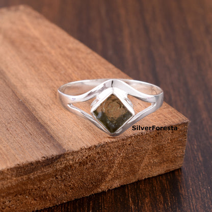 Moldavite Gemstone Ring – Natural Raw Stone Silver Ring