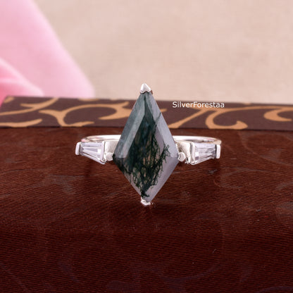Forest-Inspired Moss Agate Ring – Sterling Silver Beauty