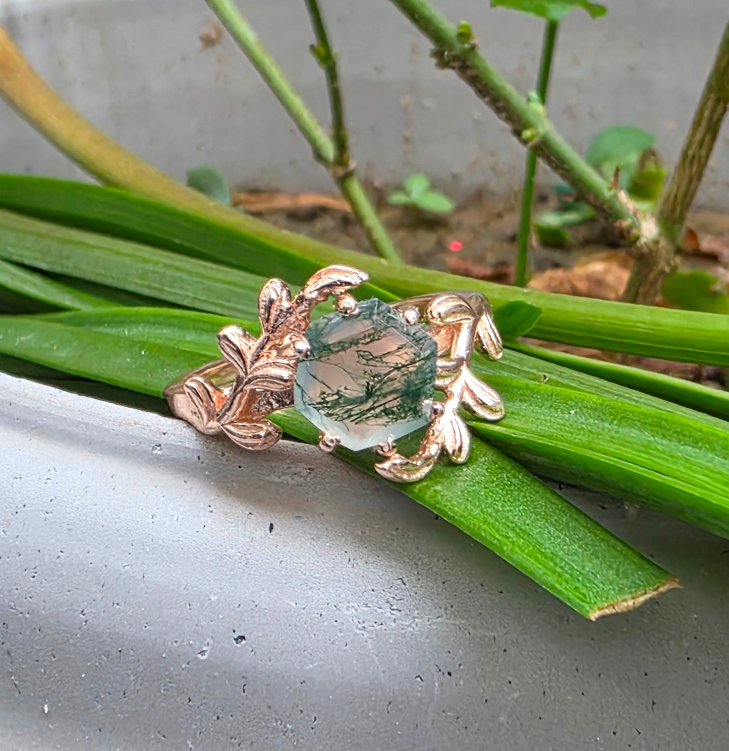 Vintage Moss Agate Hexagon Leaf Ring for Women - SilverForestaa