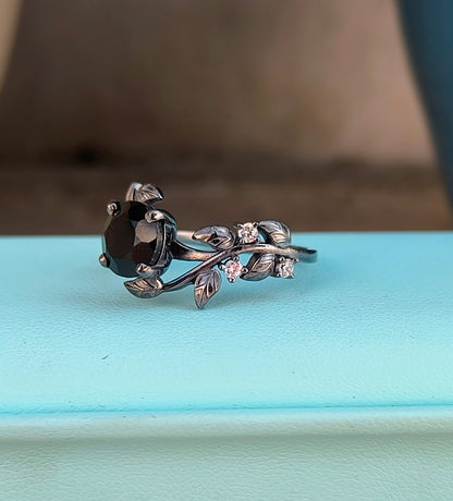 Witchy Leaf Black Onyx Ring - SilverForestaa