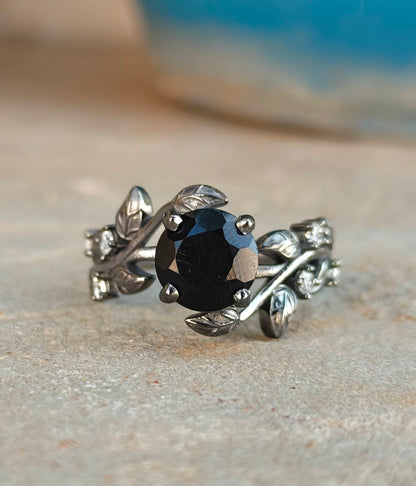 Witchy Leaf Black Onyx Ring - SilverForestaa