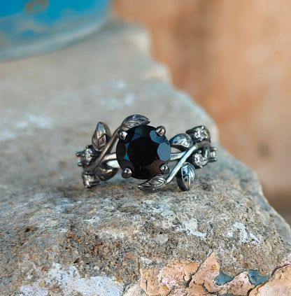Witchy Leaf Black Onyx Ring - SilverForestaa