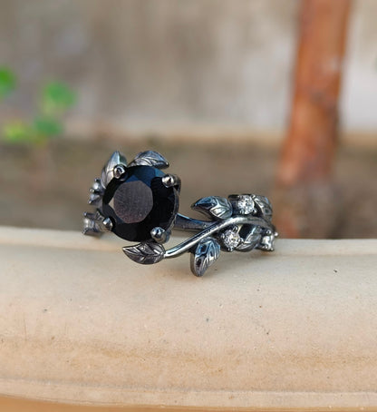 Witchy Leaf Black Onyx Ring - SilverForestaa