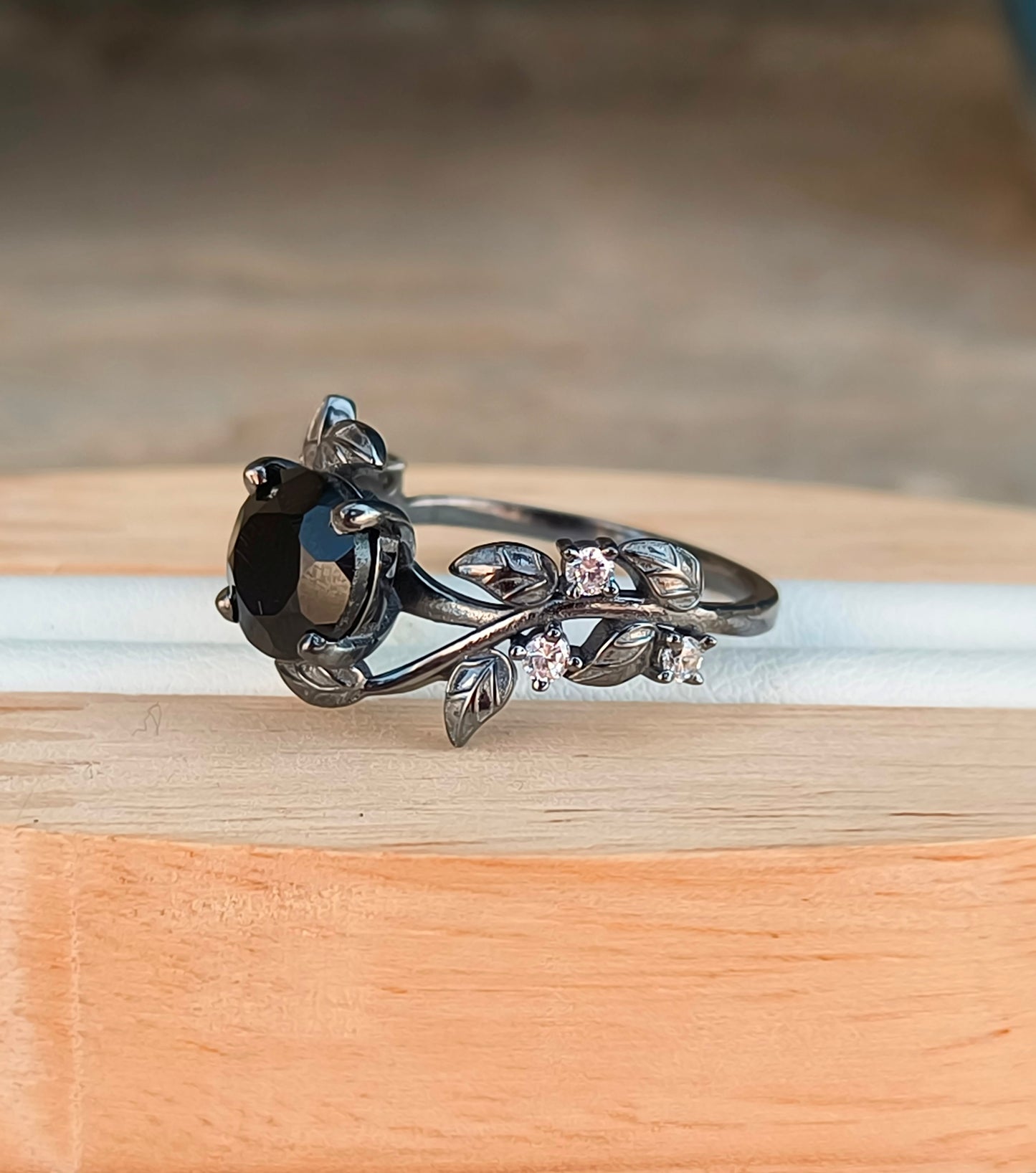 Witchy Leaf Black Onyx Ring - SilverForestaa