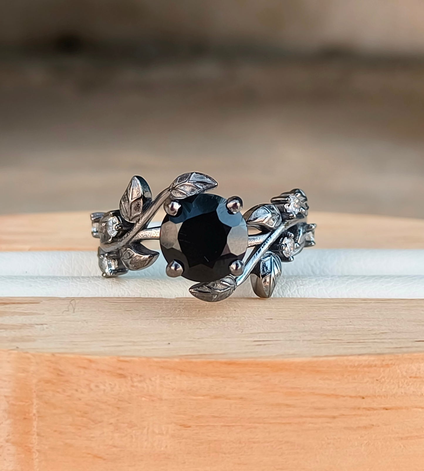 Witchy Leaf Black Onyx Ring - SilverForestaa