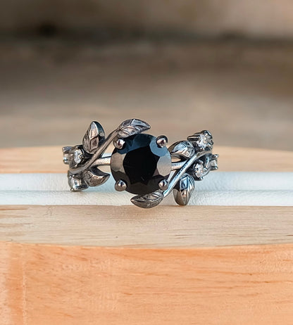Witchy Leaf Black Onyx Ring - SilverForestaa