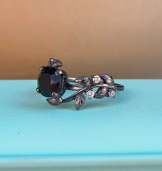 Witchy Leaf Black Onyx Ring - SilverForestaa