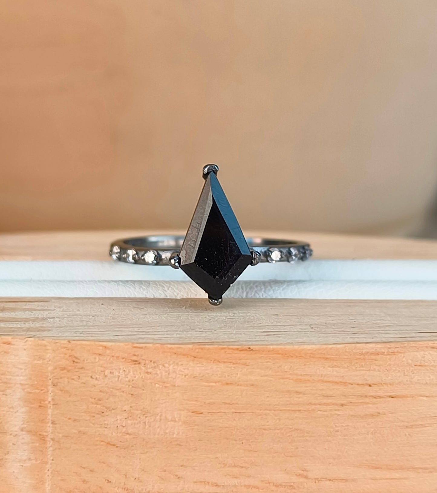 Kite Black Onyx Ring 925 Silver - SilverForestaa