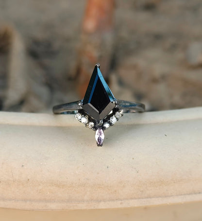 Black Onyx Kite Ring – Dainty Silver