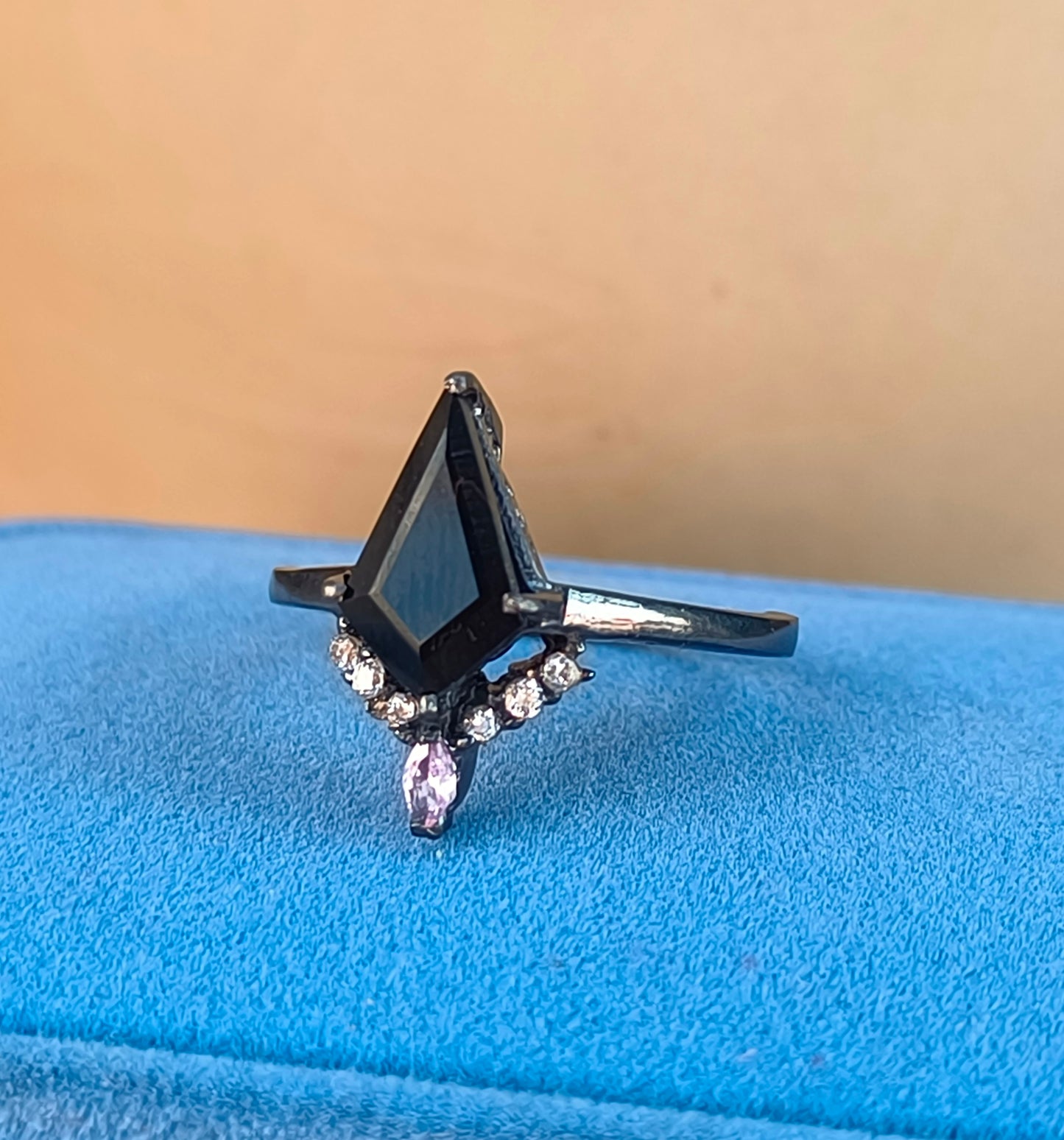 Black Onyx Kite Ring – Dainty Silver