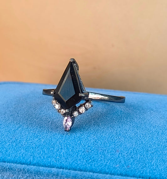 Black Onyx Kite Ring – Dainty Silver