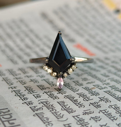 Black Onyx Kite Ring – Dainty Silver
