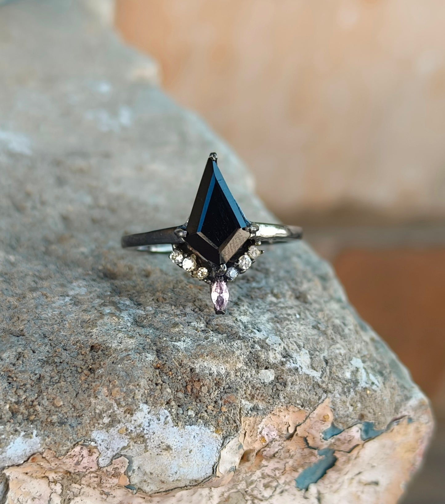 Black Onyx Kite Ring – Dainty Silver